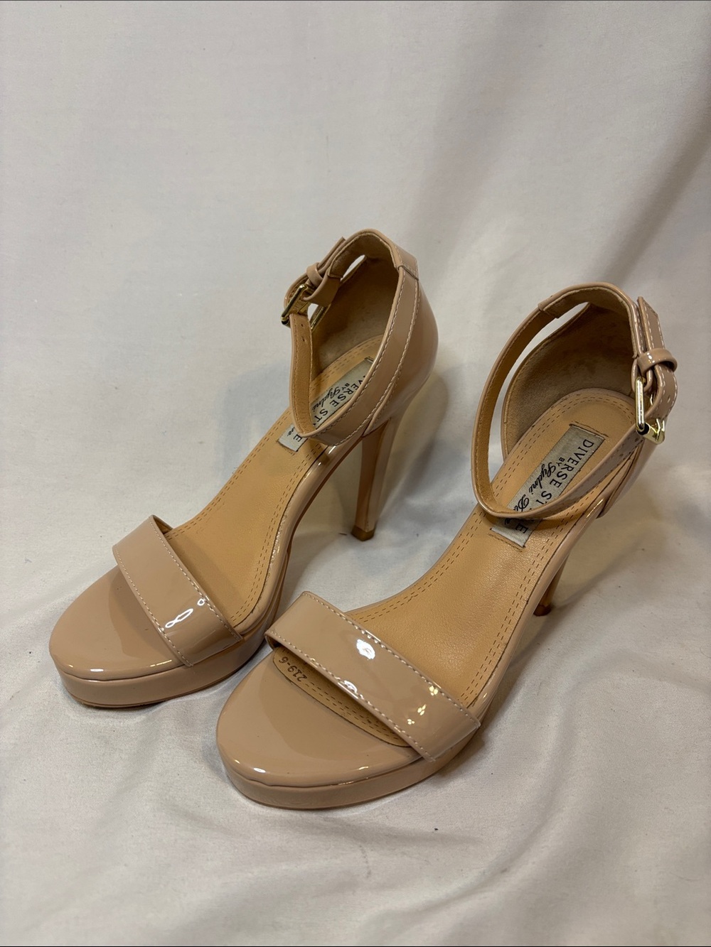 Diverse Style Sydni Dion Beige Sandals Classic Ankle Strap Heel - Cashew 6
